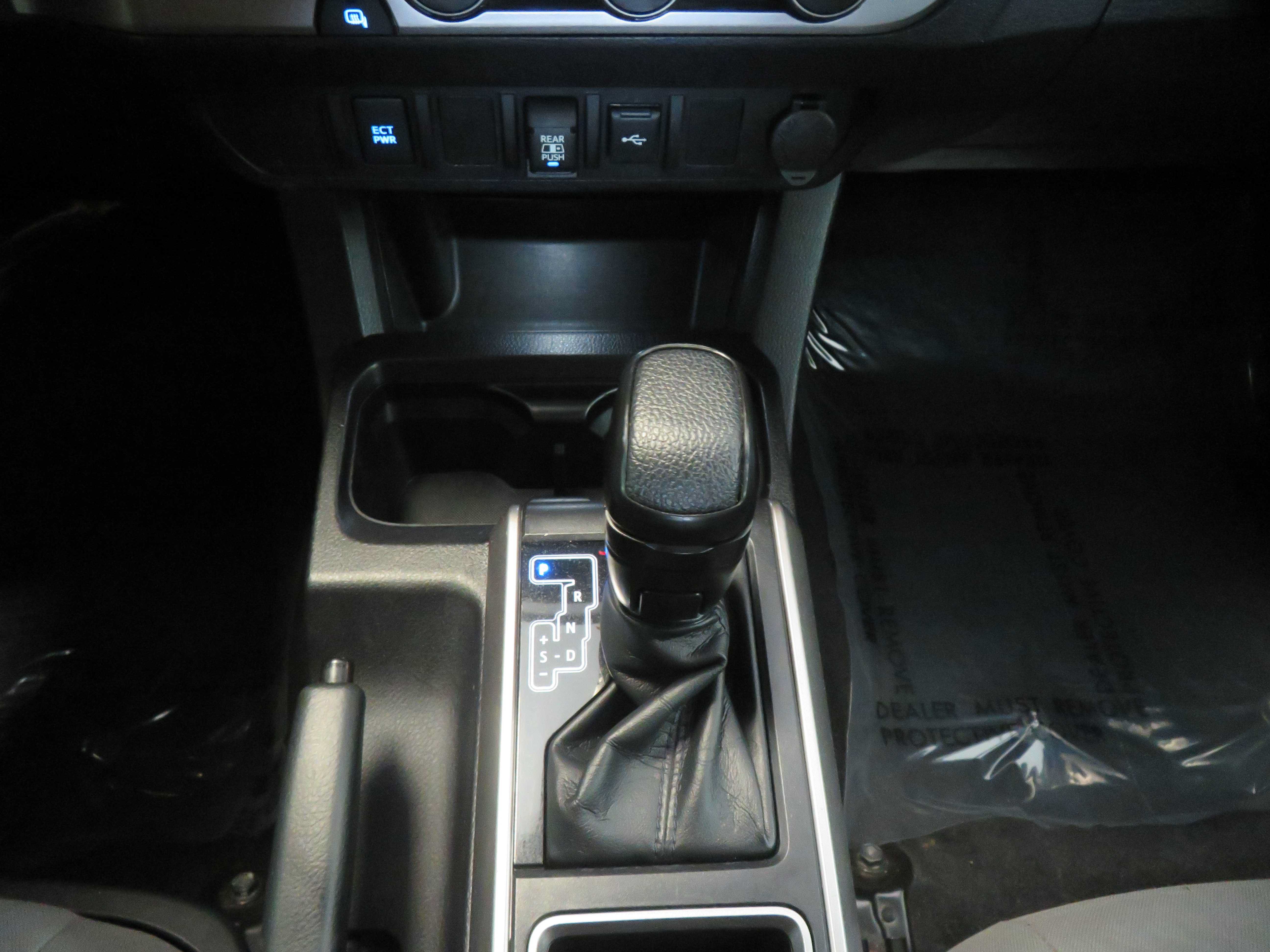 Used 2022 Toyota Tacoma SR5 RWD image 40