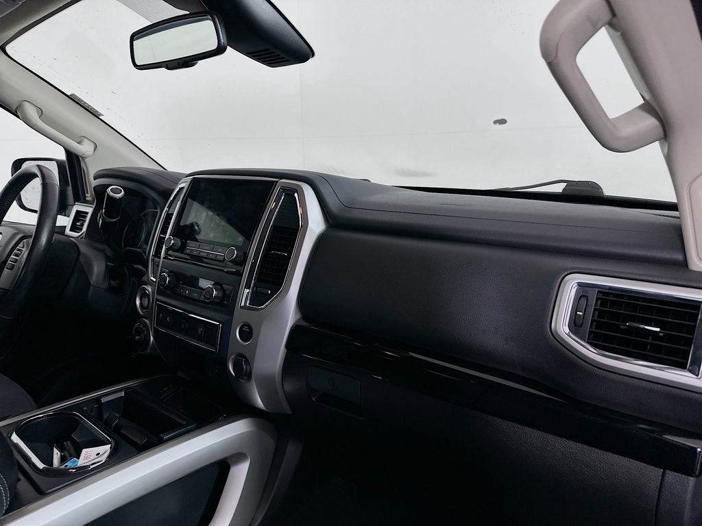 Used 2021 Nissan Titan SV w/ SV Convenience Package image 27