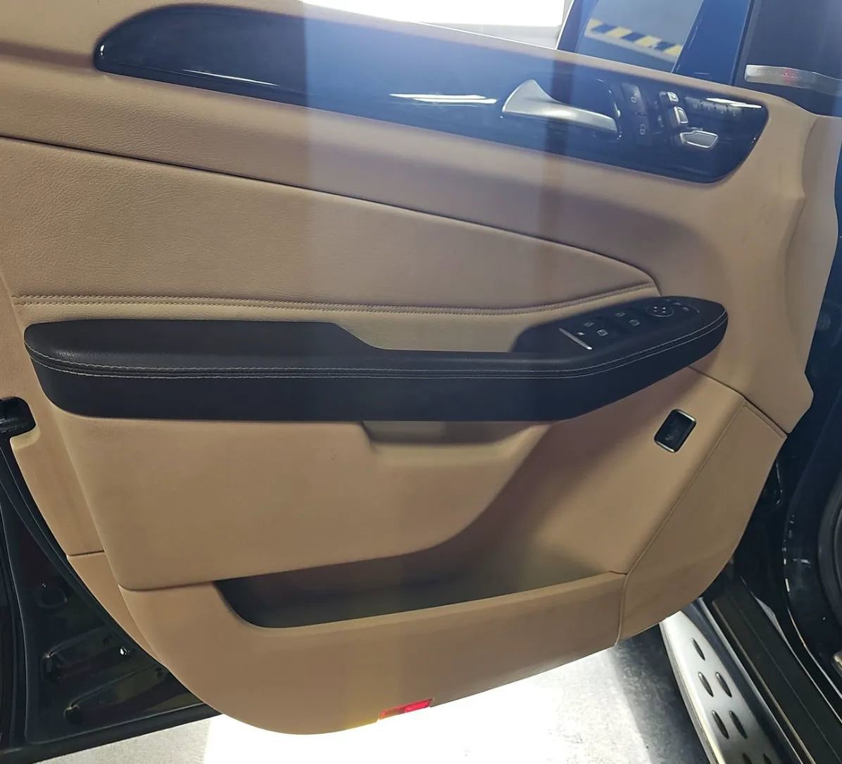 Used 2016 Mercedes-Benz GLE 350 4MATIC w/ Premium Package image 16