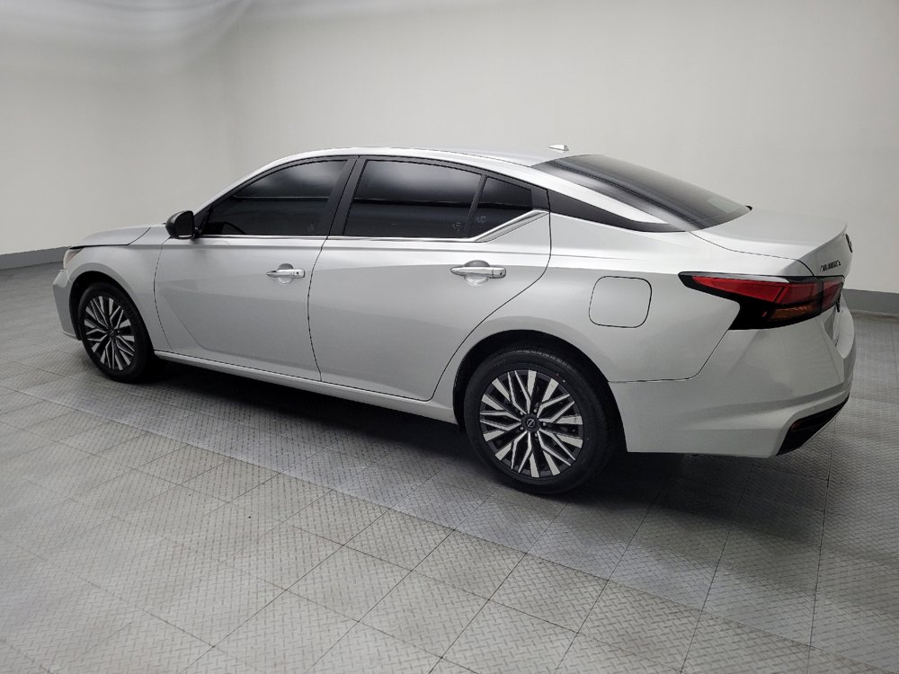 Used 2024 Nissan Altima 2.5 SV image 3