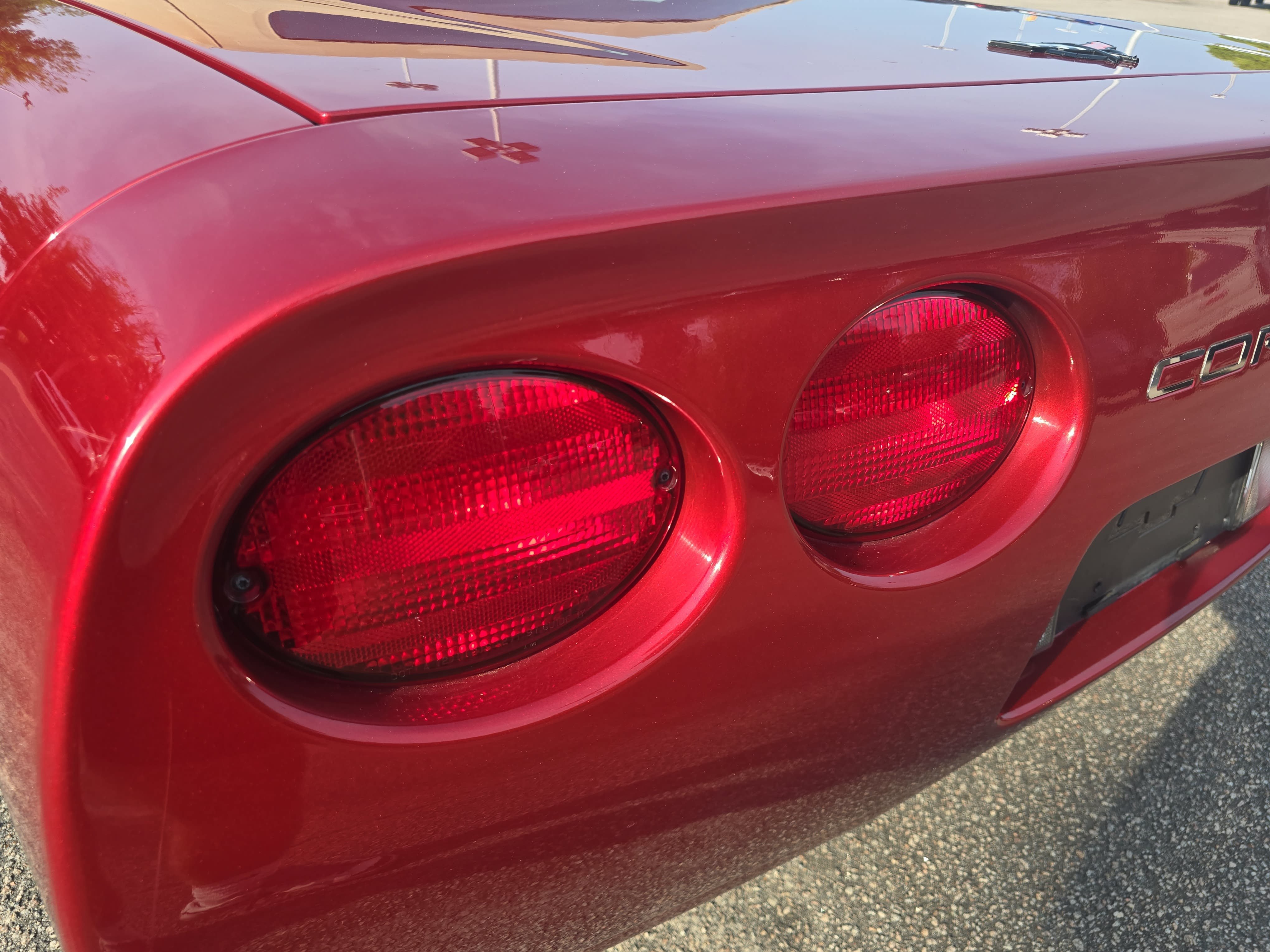 Used 2004 Chevrolet Corvette Convertible w/ Preferred Equipment Group RWD image 27