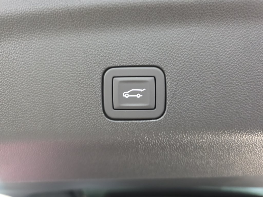 New 2026 GMC Yukon Denali w/ Denali Reserve Package AWD/4WD image 15
