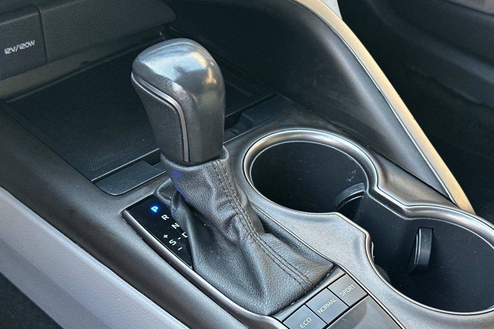 Used 2022 Toyota Camry SE image 21