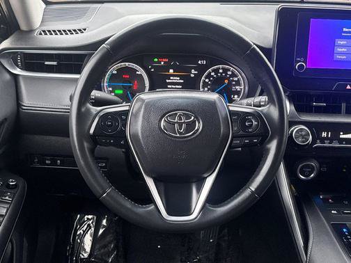 Used 2023 Toyota Venza LE AWD/4WD image 14