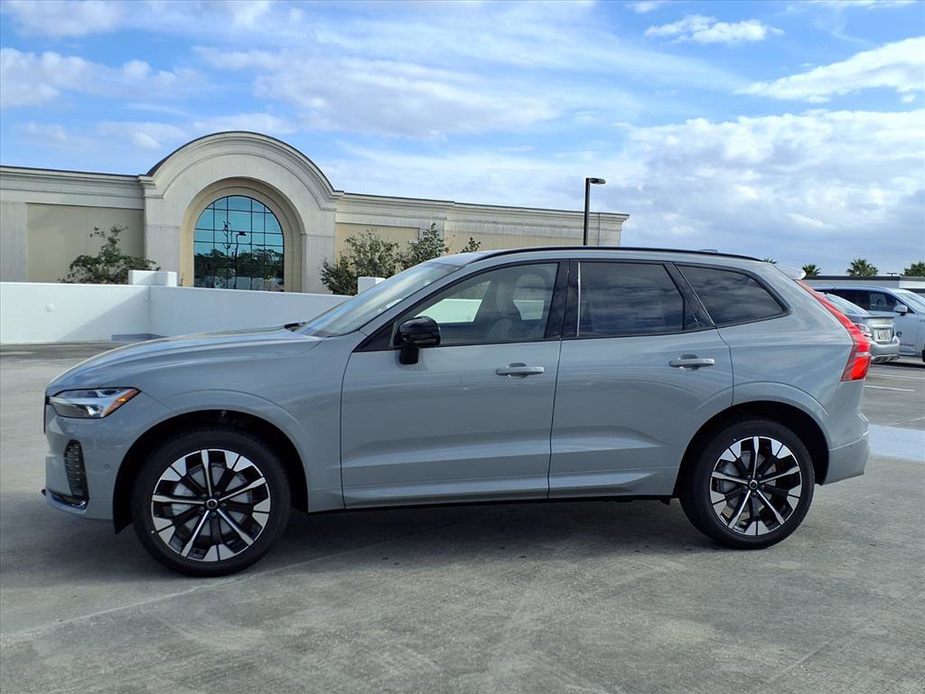 New 2026 Volvo XC60 B5 Plus w/ Protection Package Premier AWD/4WD image 4