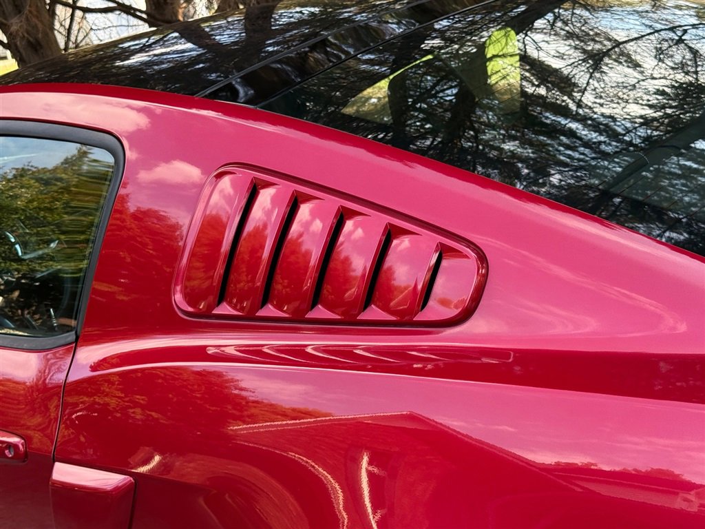 Used 2010 Ford Mustang GT Premium image 25