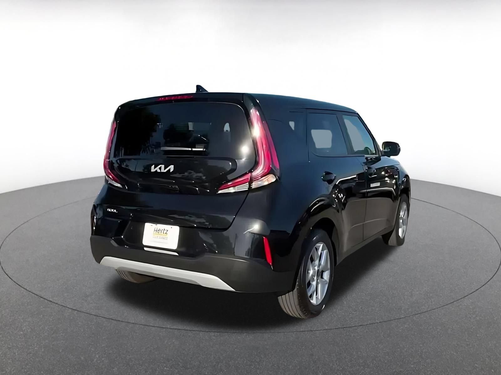 Used 2025 Kia Soul LX w/ LX Technology Package FWD image 22
