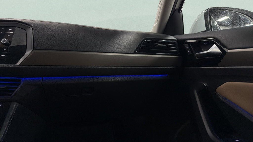 Certified 2021 Volkswagen Jetta SEL Premium image 39