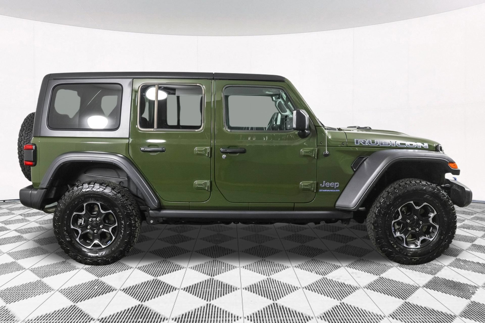 Used 2023 Jeep Wrangler Unlimited Rubicon 4xe AWD/4WD image 13