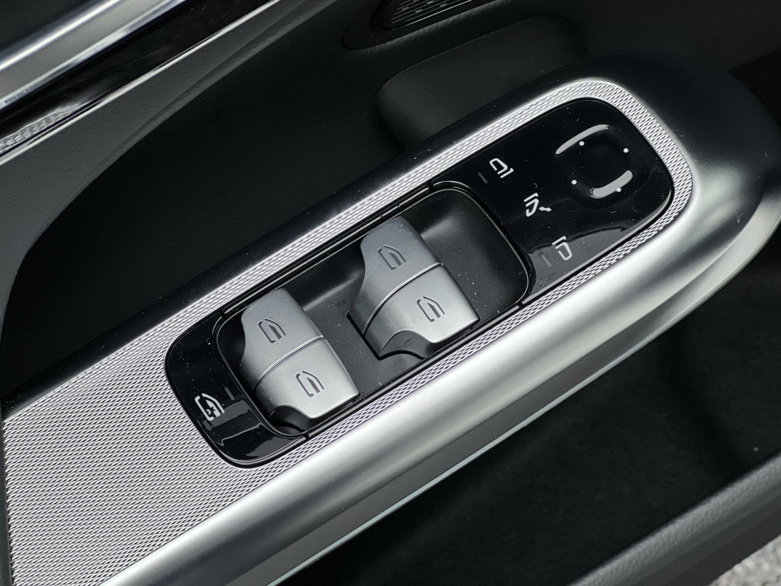 New 2026 Mercedes-Benz E 350 4MATIC Sedan image 13