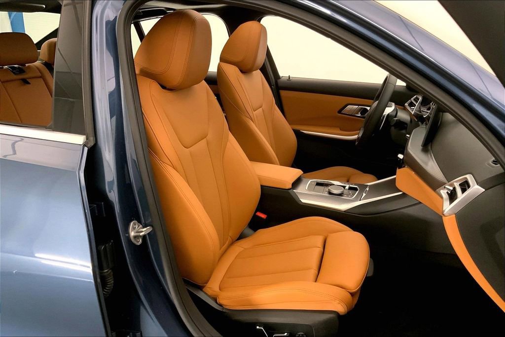Certified 2025 BMW 330i xDrive Sedan w/ Premium Package AWD/4WD image 6