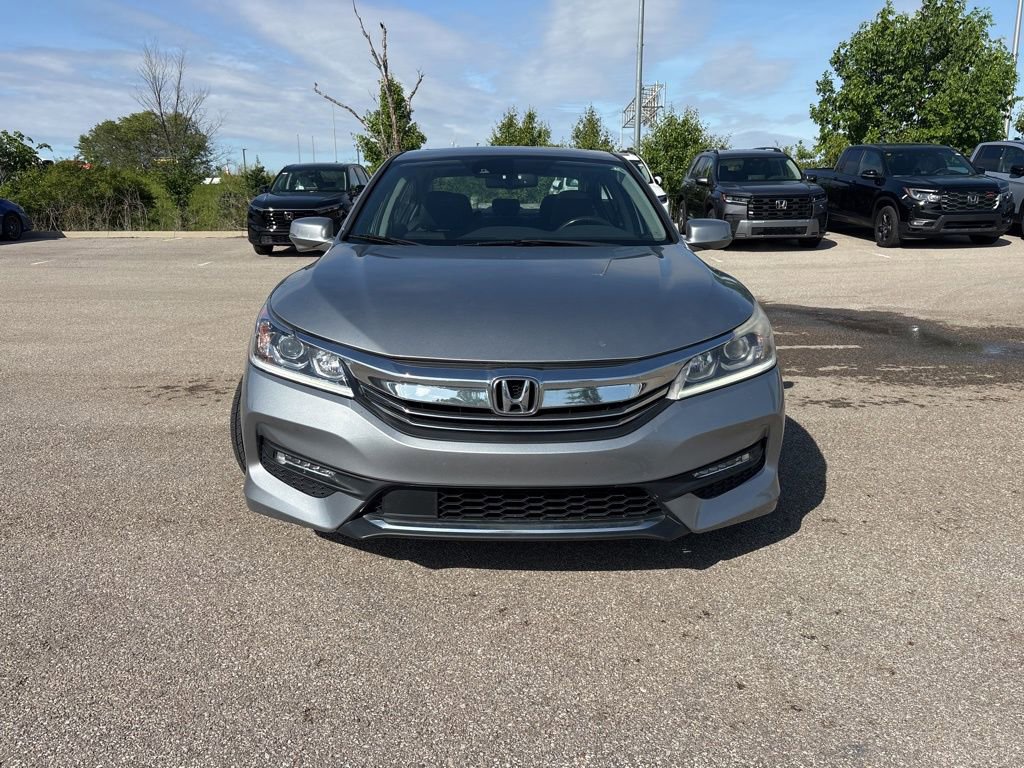Used 2017 Honda Accord EX-L image 2
