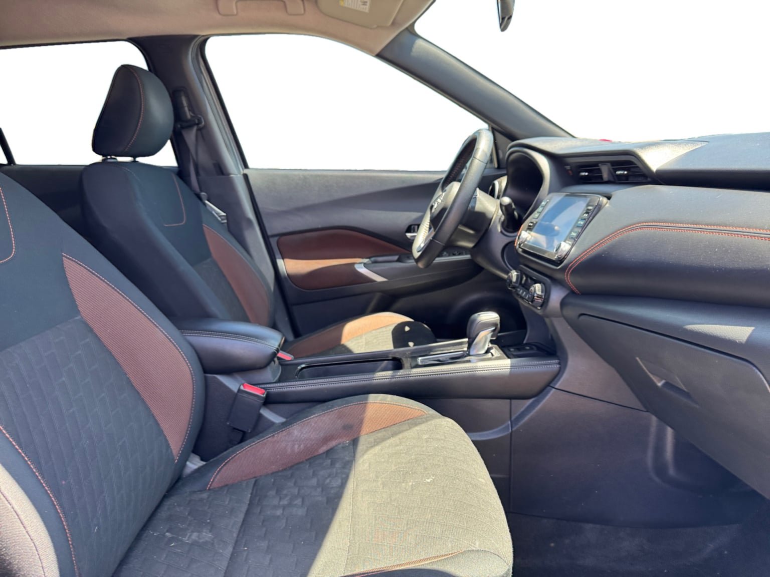 Used 2024 Nissan Kicks SR w/ Exterior Package FWD image 17