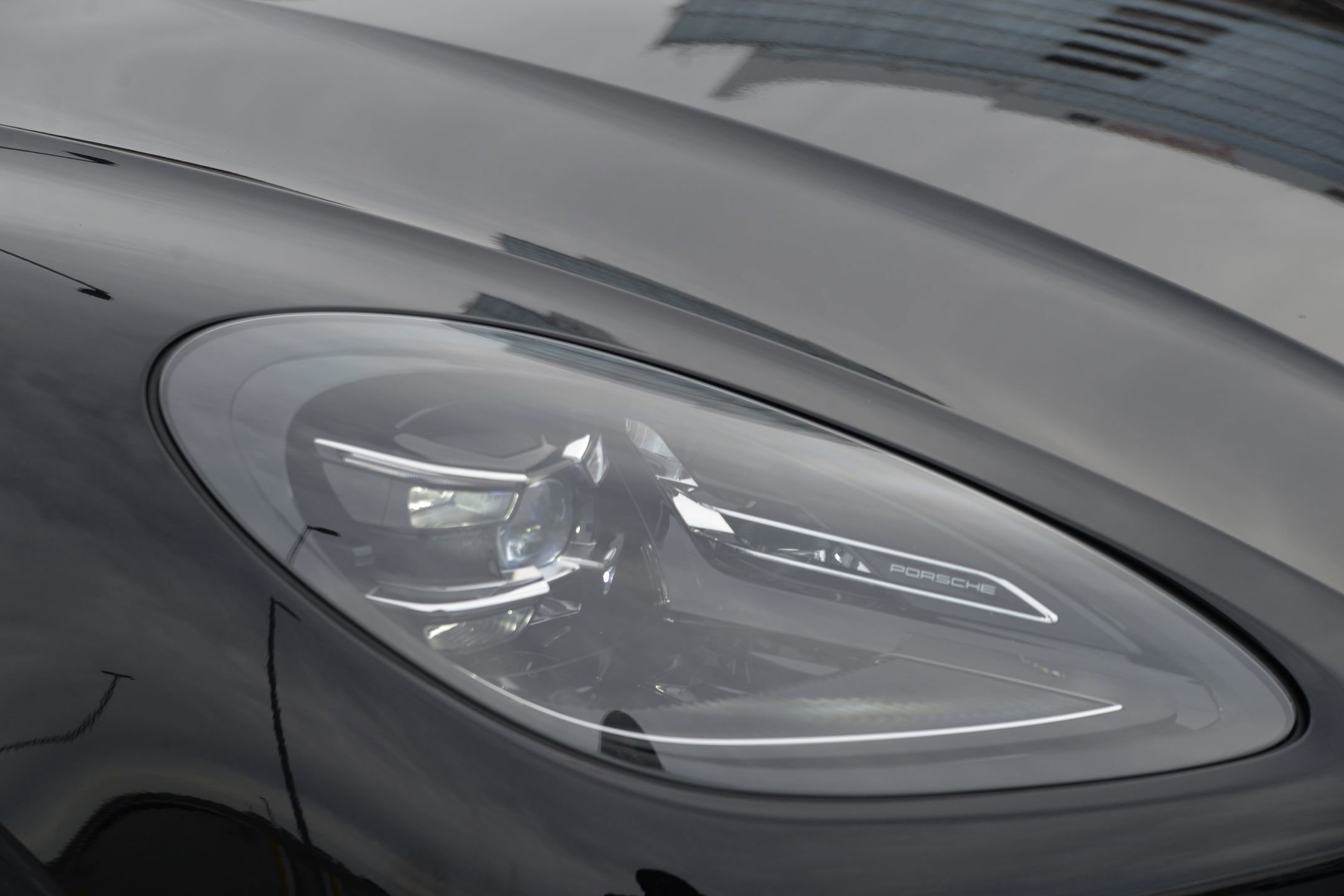 Certified 2025 Porsche Macan image 11