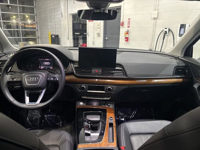 Used 2023 Audi Q5 2.0T Premium w/ Convenience Package image 29