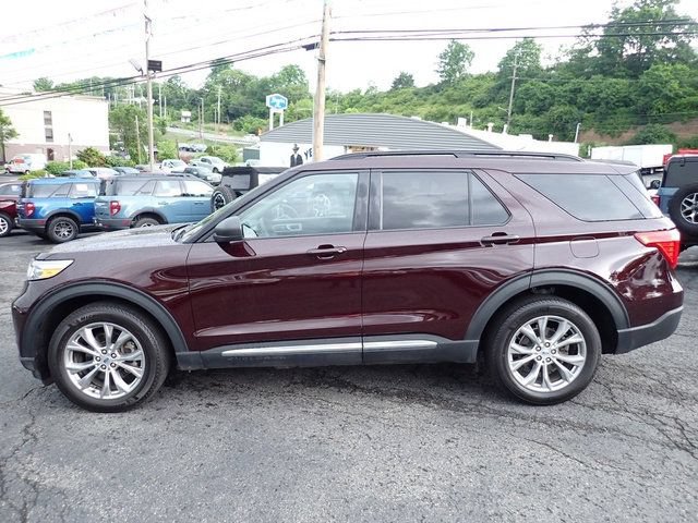 Certified 2023 Ford Explorer XLT w/ Equipment Group 202A AWD/4WD image 2