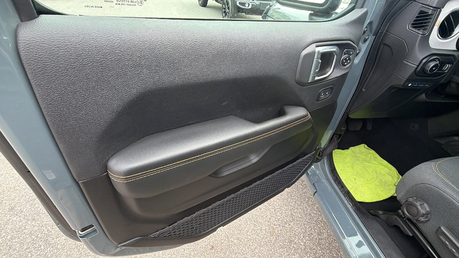 Used 2025 Jeep Wrangler Sahara w/ Safety Group image 14