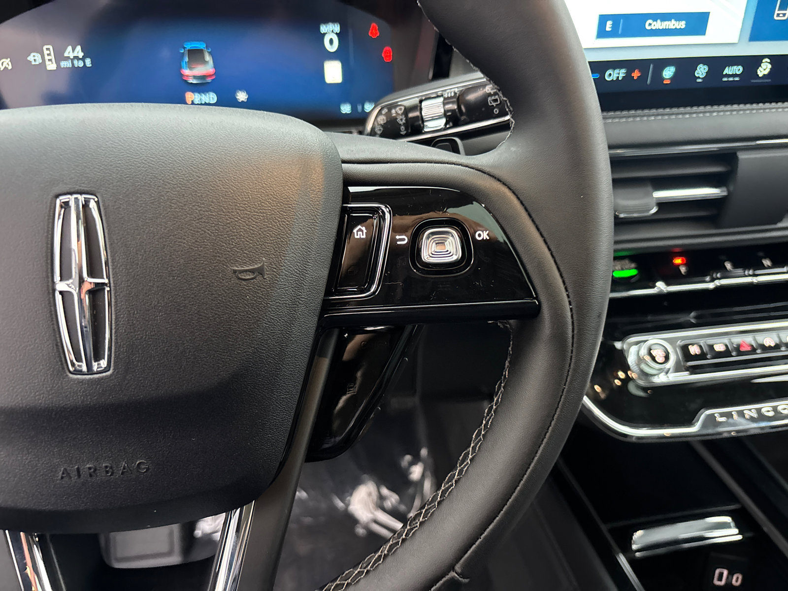 New 2026 Lincoln Corsair Premiere image 18