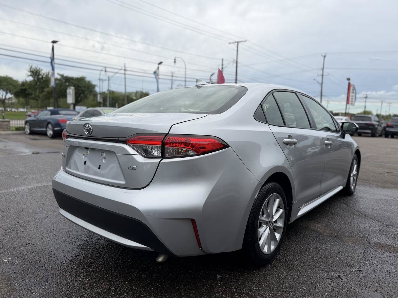 Used 2022 Toyota Corolla LE w/ LE Convenience Package FWD image 7