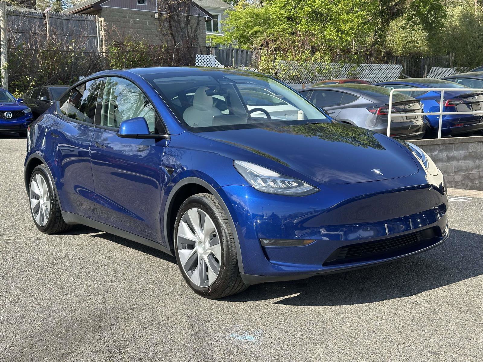 Used 2021 Tesla Model Y Long Range AWD/4WD image 1