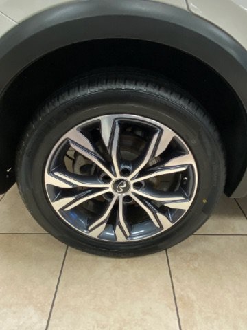 Used 2018 INFINITI QX30 Premium w/ Navigation Package AWD/4WD image 30