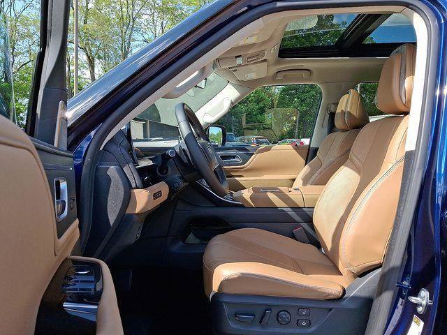 Used 2025 INFINITI QX80 Sensory image 16