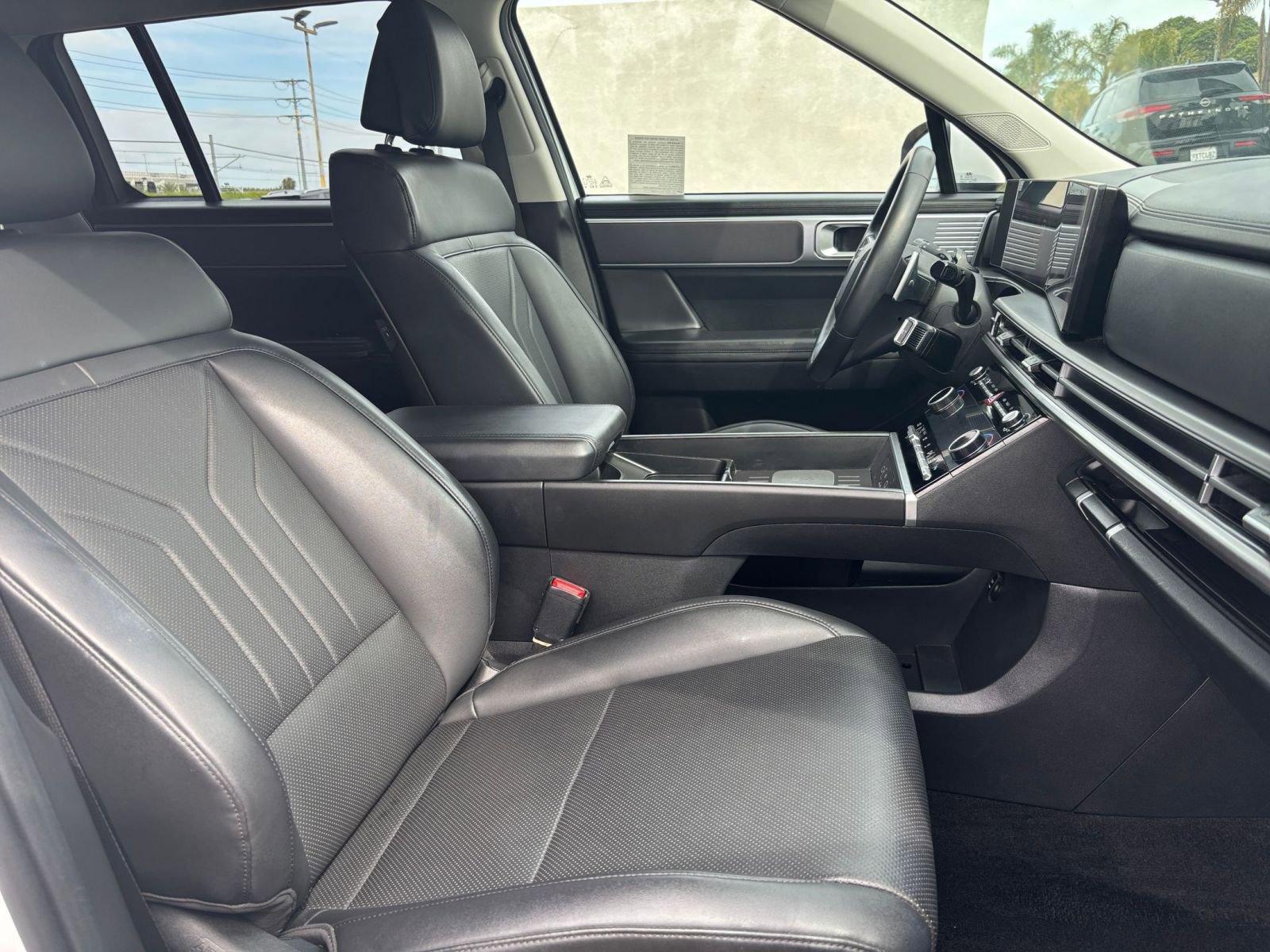 Used 2025 Hyundai Santa Fe SEL AWD/4WD image 39
