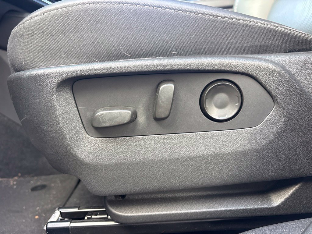Used 2024 Buick Envision Preferred AWD/4WD image 10