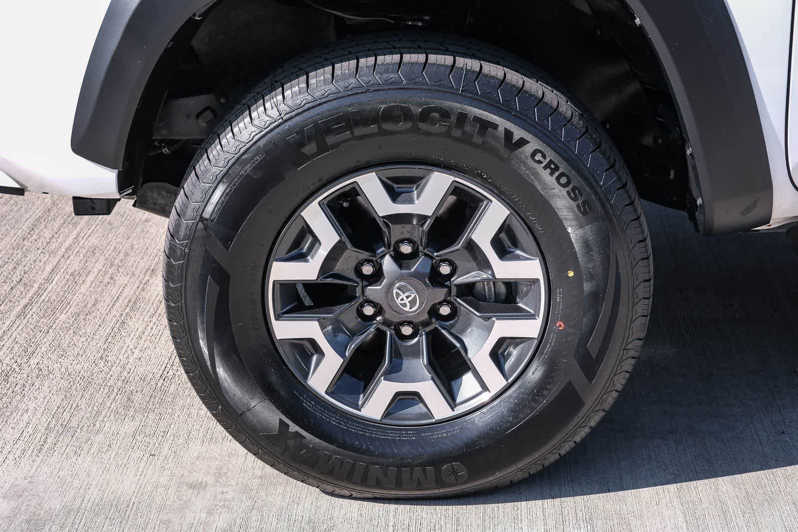 Certified 2022 Toyota Tacoma TRD Off-Road AWD/4WD image 10