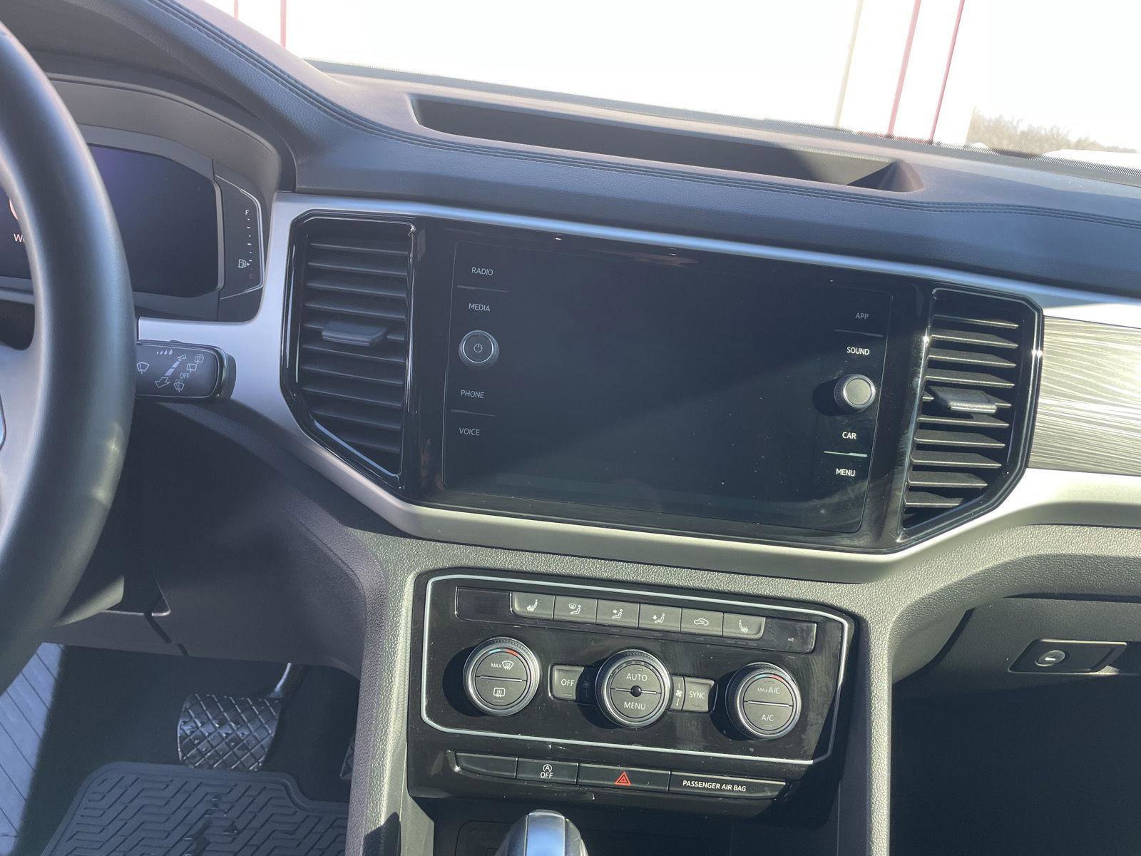 Used 2023 Volkswagen Atlas Cross Sport SE AWD/4WD image 17