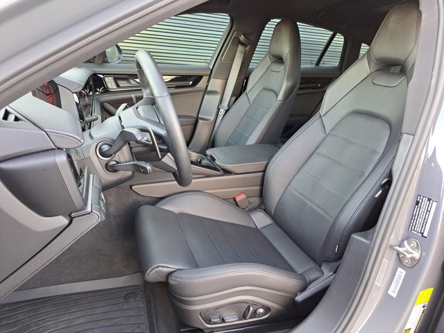 Used 2025 Porsche Panamera 4 image 5