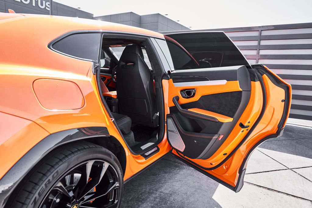 Used 2022 Lamborghini Urus AWD/4WD image 27