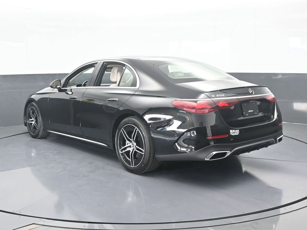 Used 2025 Mercedes-Benz E 350 4MATIC Sedan image 4