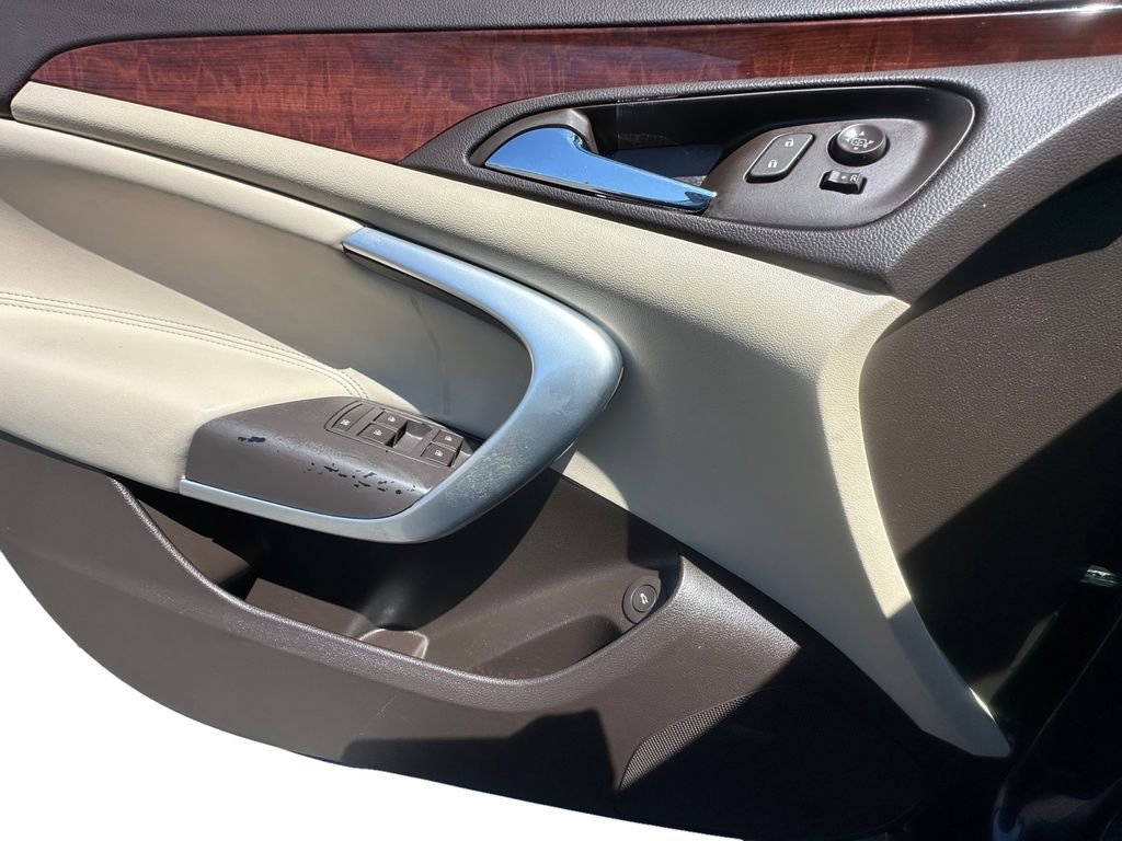 Used 2017 Buick Regal AWD image 11