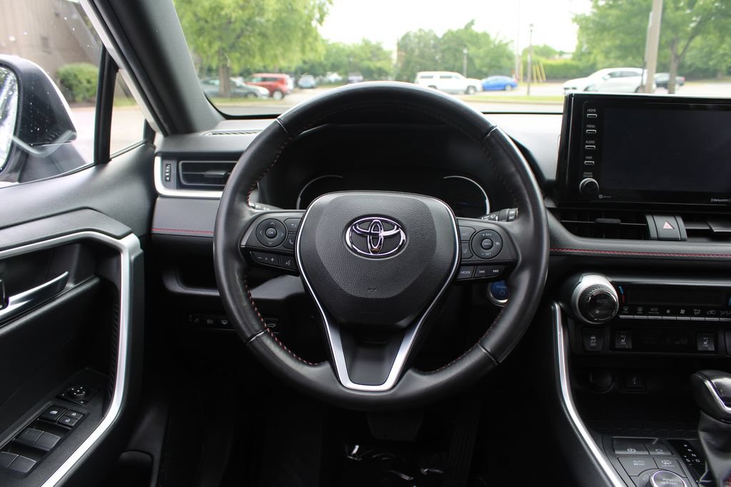 Used 2022 Toyota RAV4 SE w/ Weather & Moonroof Package AWD/4WD image 15