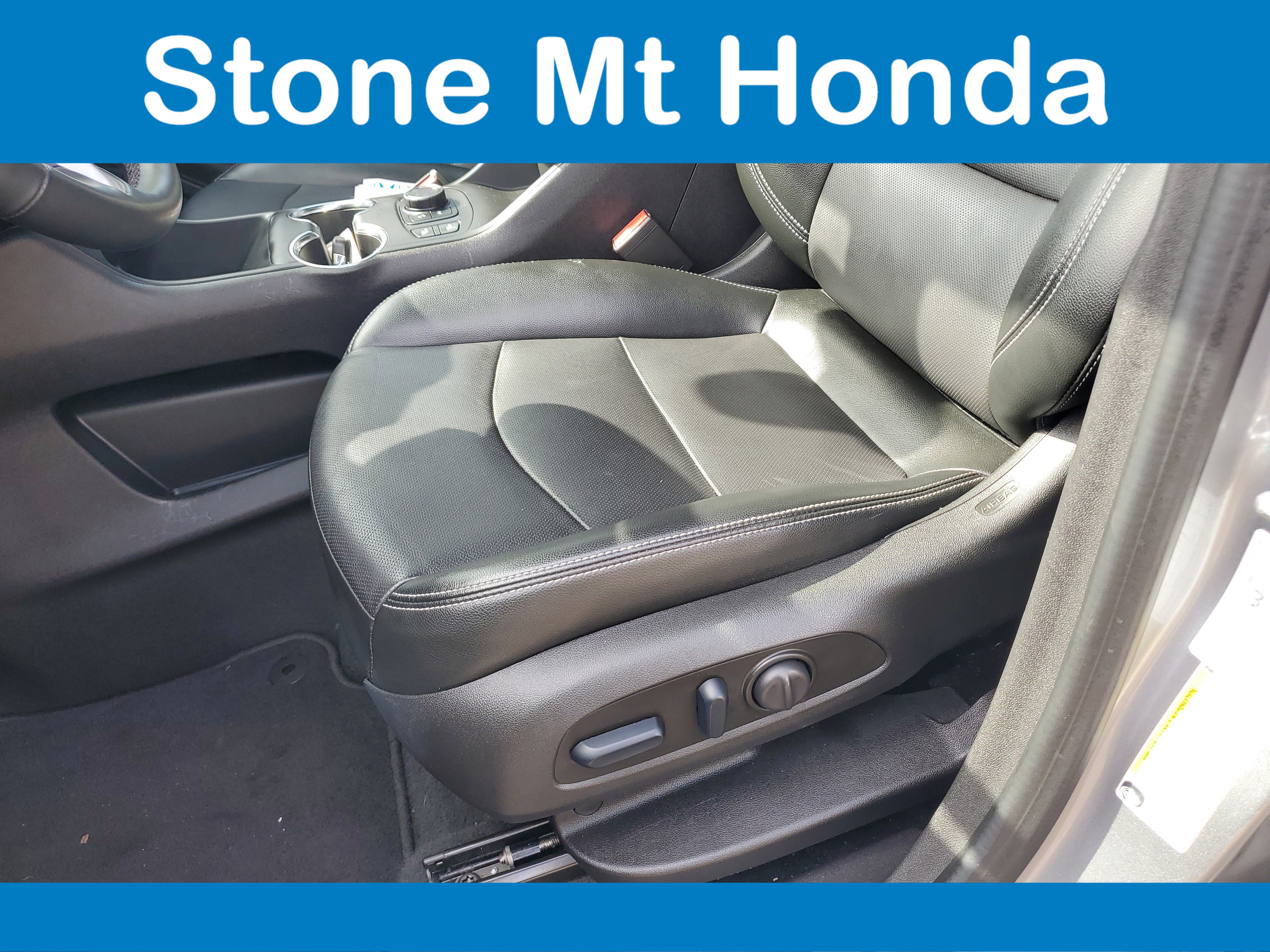 Used 2024 GMC Terrain SLT image 21