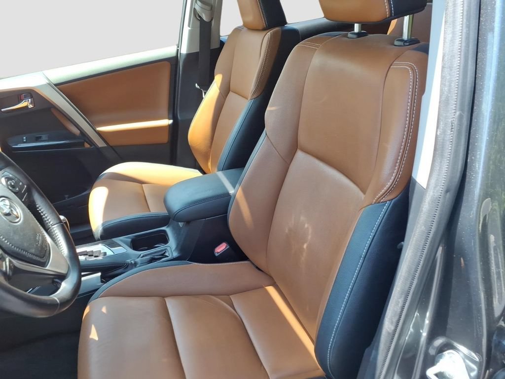 Used 2016 Toyota RAV4 Limited AWD/4WD image 17