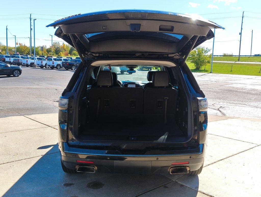 Used 2021 Chevrolet Traverse Premier w/ Redline Edition AWD/4WD image 29