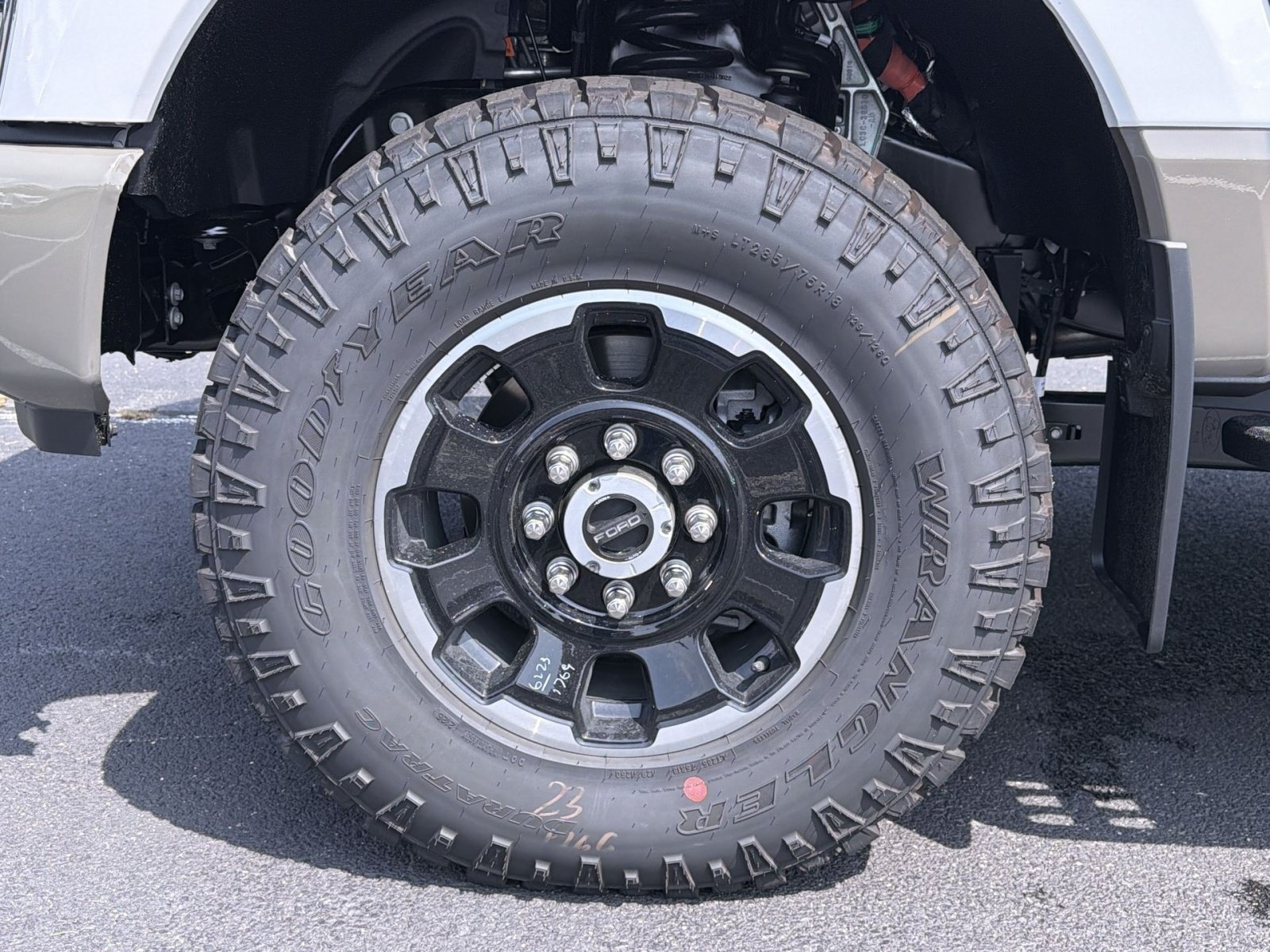New 2026 Ford F350 King Ranch w/ Tremor Off-Road Package AWD/4WD image 17