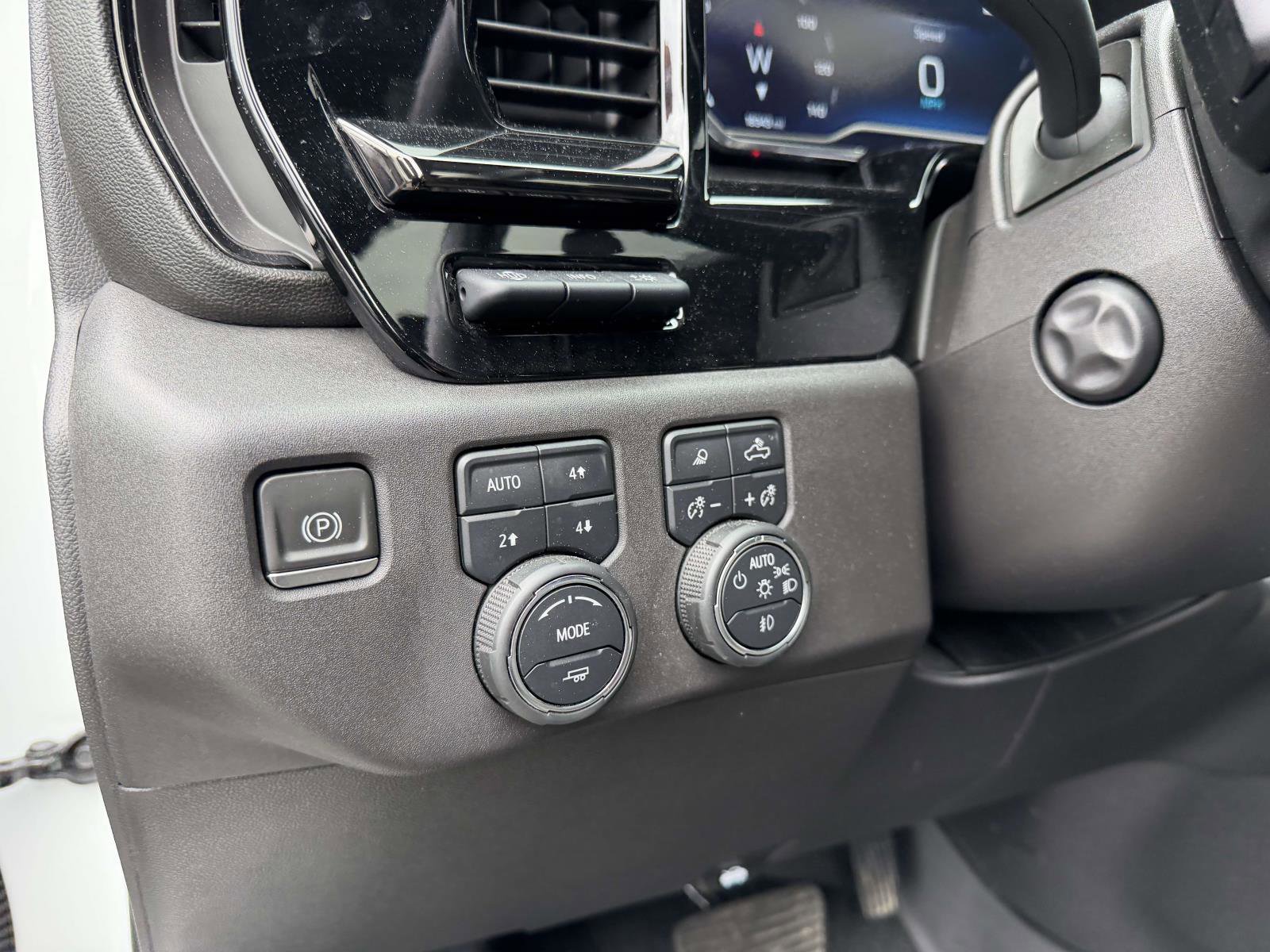 Certified 2023 Chevrolet Silverado 1500 ZR2 w/ Technology Package AWD/4WD image 20