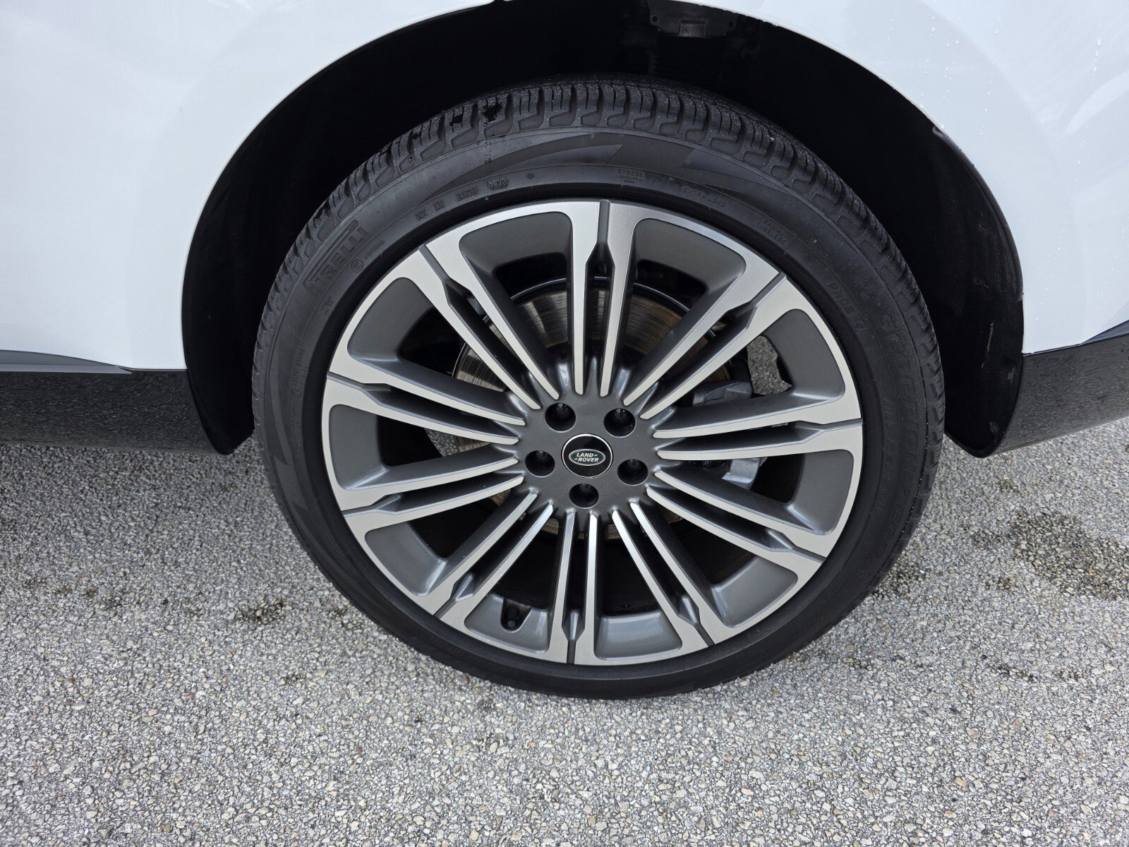 Certified 2024 Land Rover Range Rover SE AWD/4WD image 9