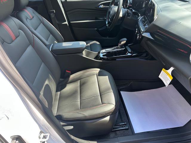 New 2025 Chevrolet Trax RS w/ Sunroof Package image 9
