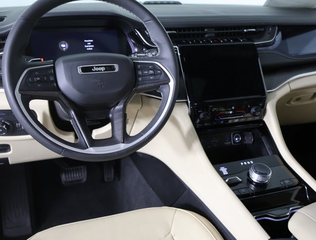 Used 2022 Jeep Grand Cherokee Limited 4xe image 10