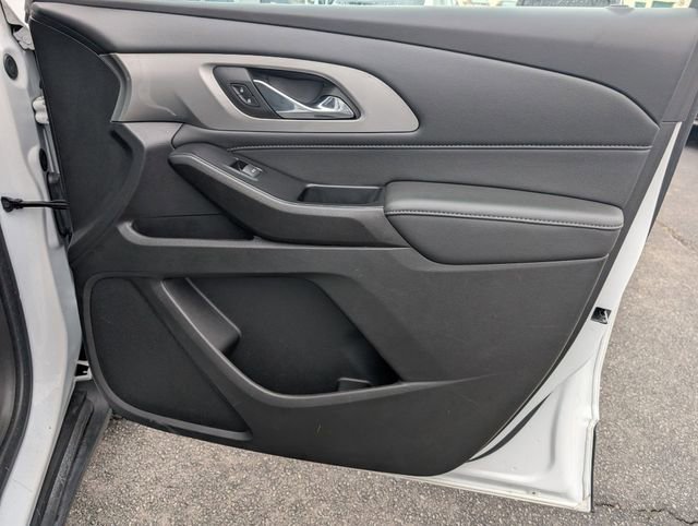 Used 2023 Chevrolet Traverse LT image 34