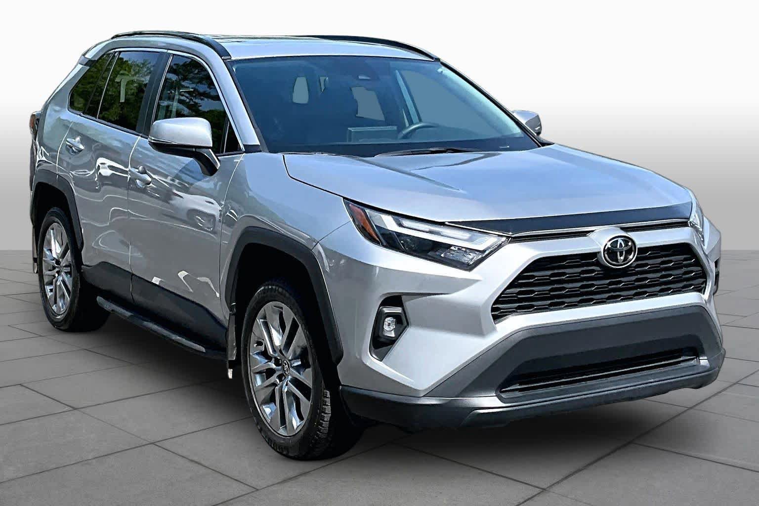 Used 2024 Toyota RAV4 XLE Premium FWD image 3