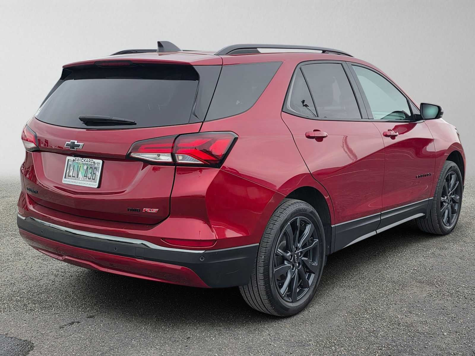Used 2023 Chevrolet Equinox RS w/ RS Leather Package AWD/4WD image 3
