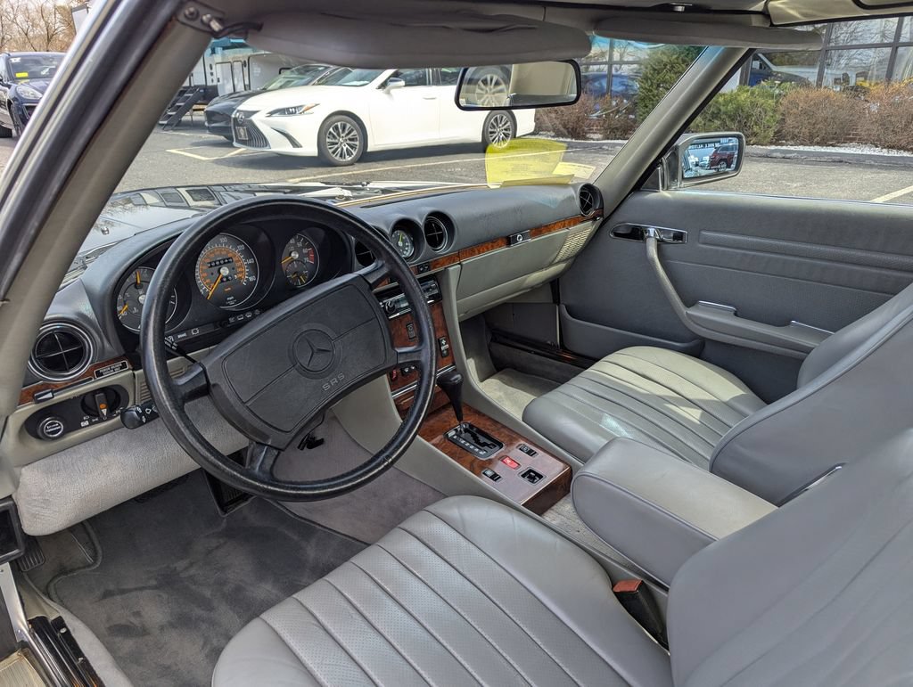 Used 1987 Mercedes-Benz 560 SL image 17