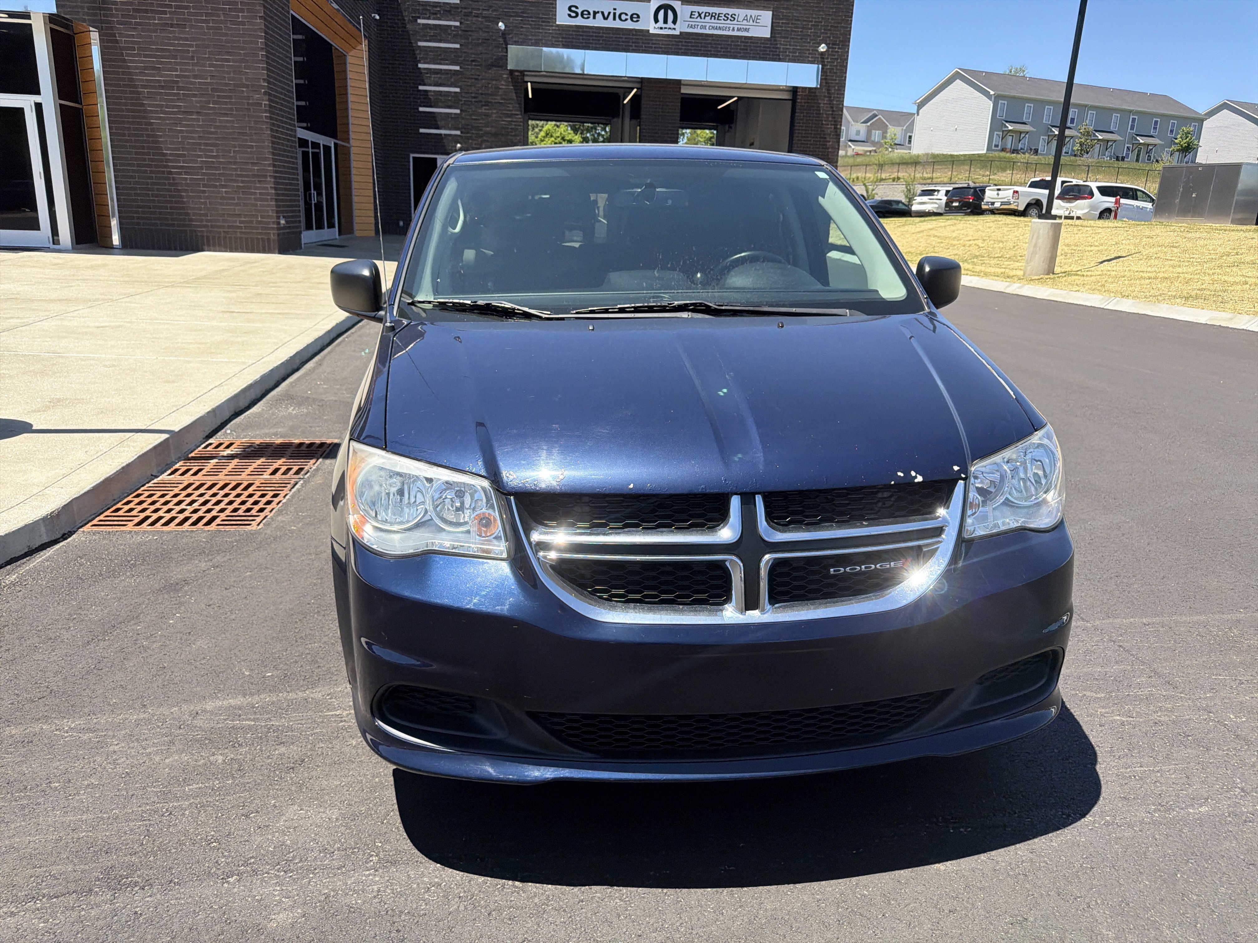 Used 2016 Dodge Grand Caravan SE w/ Quick Order Package 29E SE FWD image 4