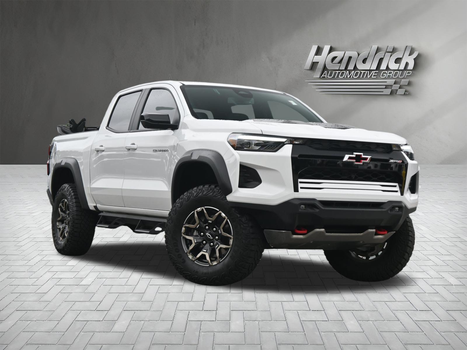 Used 2024 Chevrolet Colorado ZR2 w/ ZR2 Convenience Package III AWD/4WD image 2
