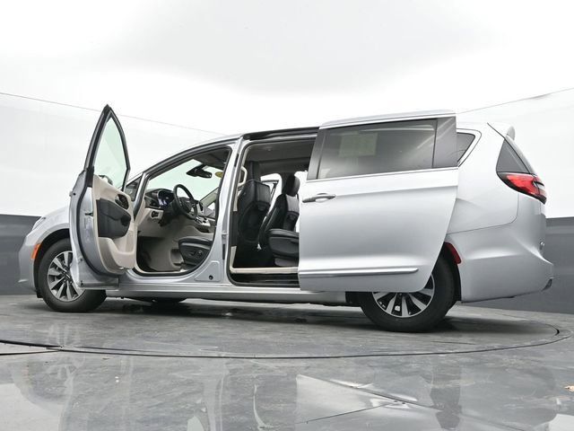 Used 2023 Chrysler Pacifica Limited FWD image 75
